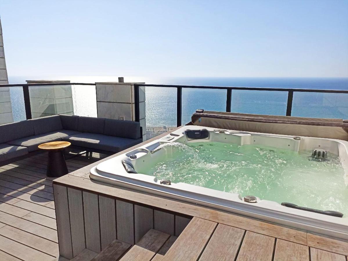 Yalarent Sea-Breeze Penthouse With Jacuzzi Leilighet Bat Yam Eksteriør bilde