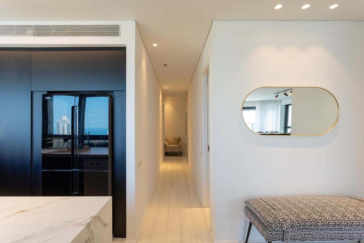 Yalarent Sea-Breeze Penthouse With Jacuzzi Leilighet Bat Yam Eksteriør bilde