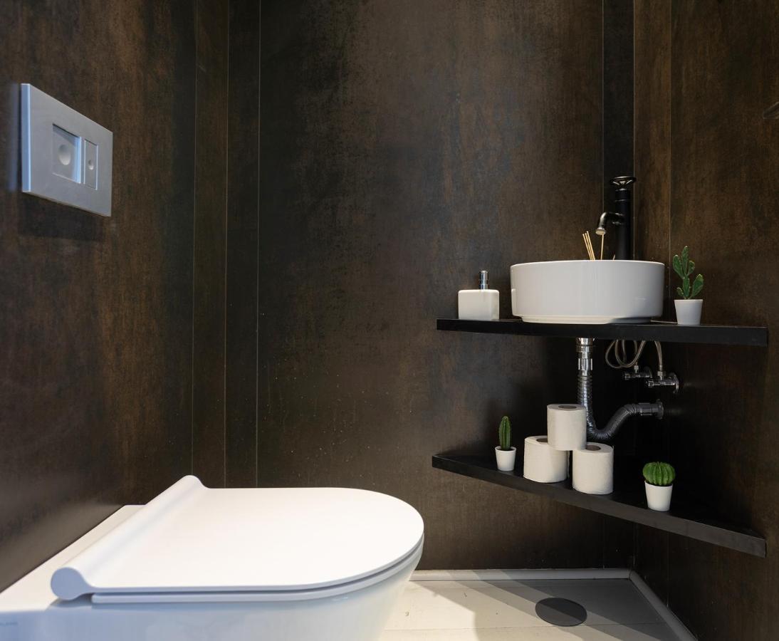 Yalarent Sea-Breeze Penthouse With Jacuzzi Leilighet Bat Yam Eksteriør bilde