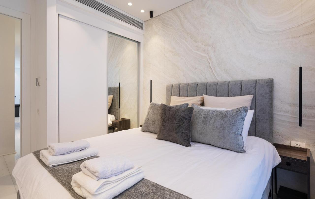 Yalarent Sea-Breeze Penthouse With Jacuzzi Leilighet Bat Yam Eksteriør bilde