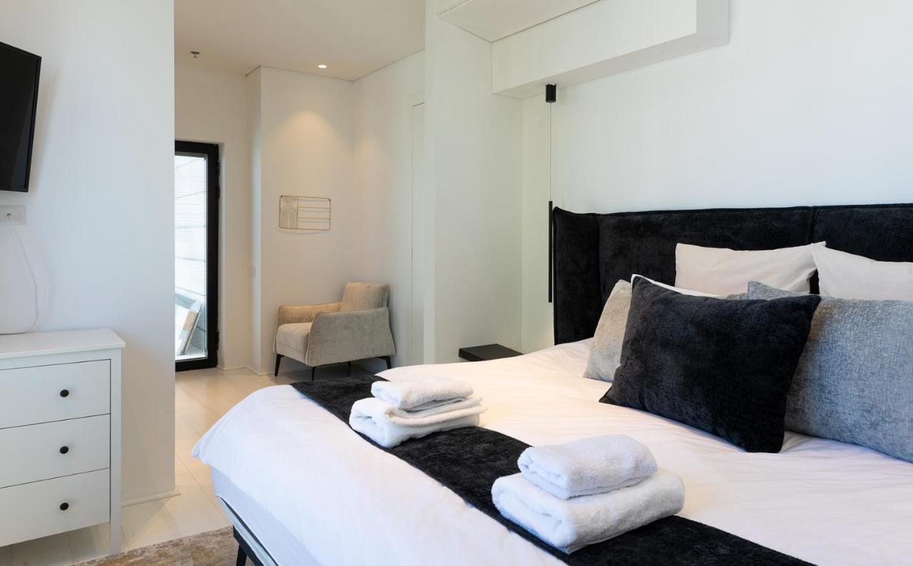 Yalarent Sea-Breeze Penthouse With Jacuzzi Leilighet Bat Yam Eksteriør bilde