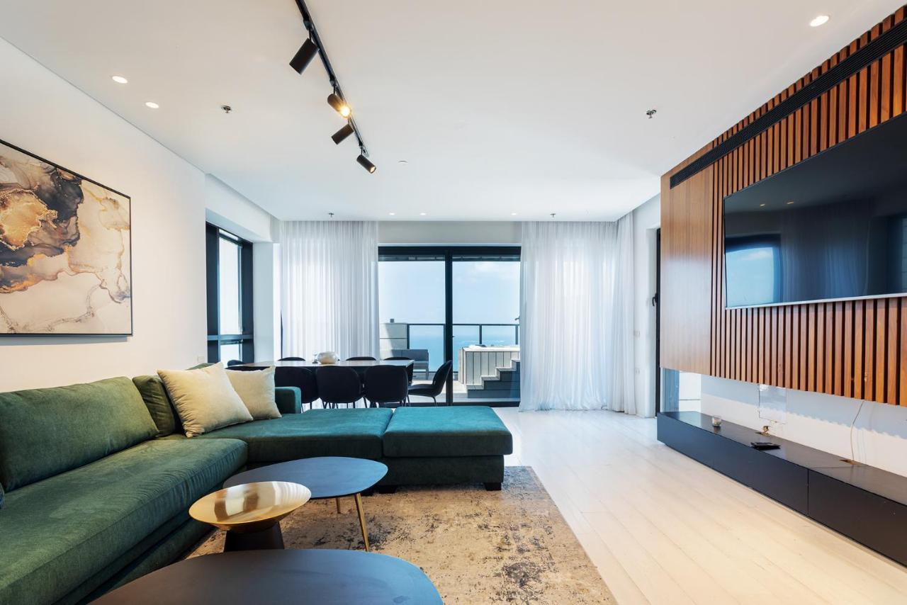 Yalarent Sea-Breeze Penthouse With Jacuzzi Leilighet Bat Yam Eksteriør bilde