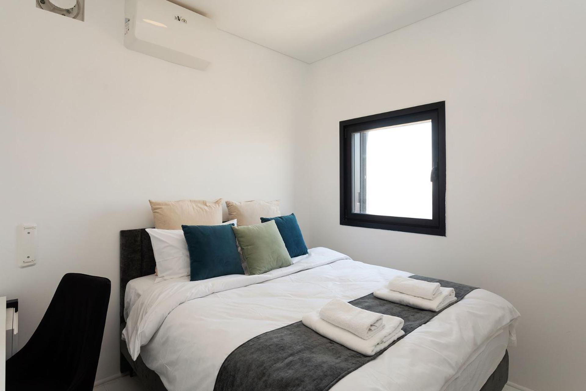Yalarent Sea-Breeze Penthouse With Jacuzzi Leilighet Bat Yam Eksteriør bilde