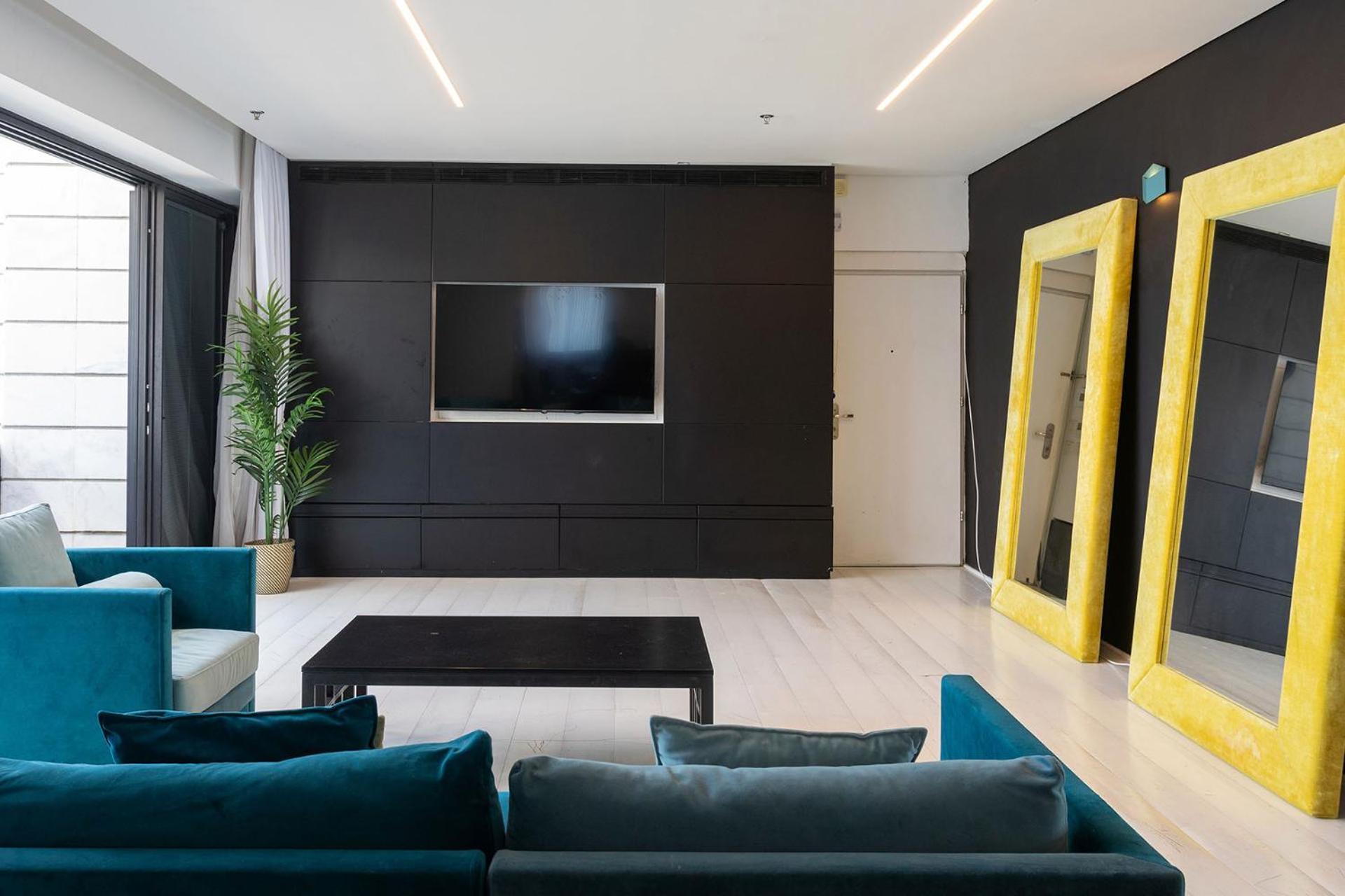 Yalarent Sea-Breeze Penthouse With Jacuzzi Leilighet Bat Yam Eksteriør bilde
